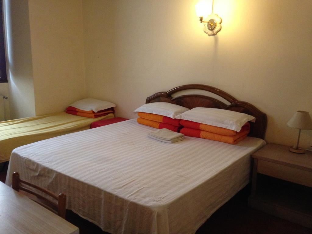 Botel Inn Rome Bagian luar foto