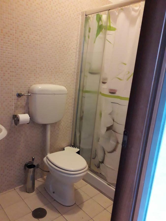 Botel Inn Rome Bagian luar foto