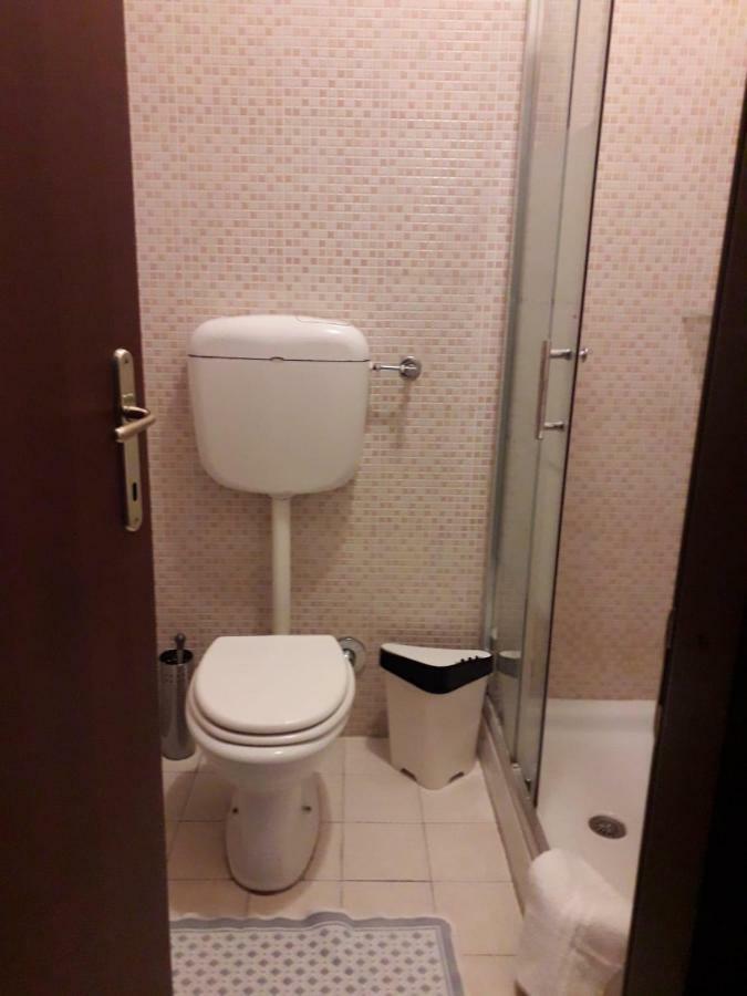 Botel Inn Rome Bagian luar foto