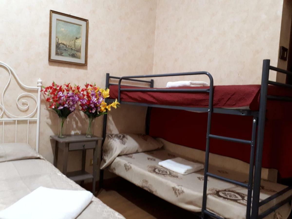 Botel Inn Rome Bagian luar foto