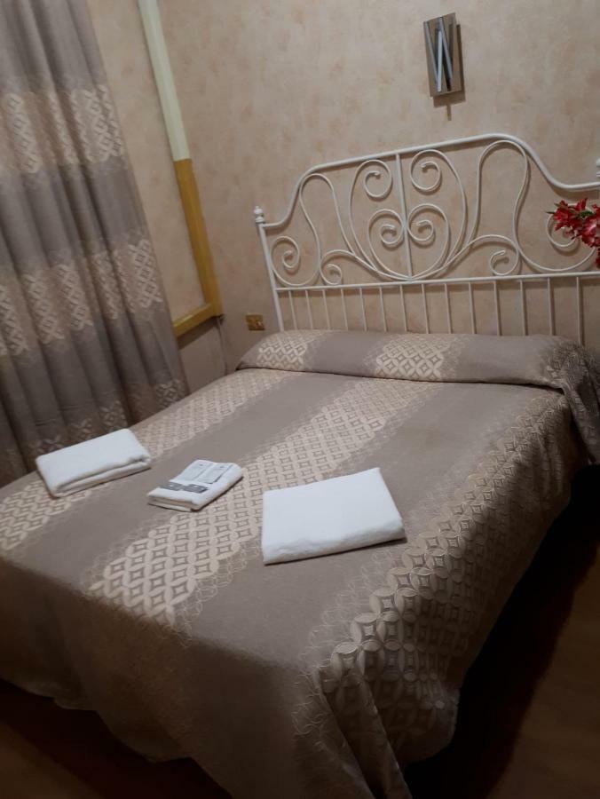 Botel Inn Rome Bagian luar foto