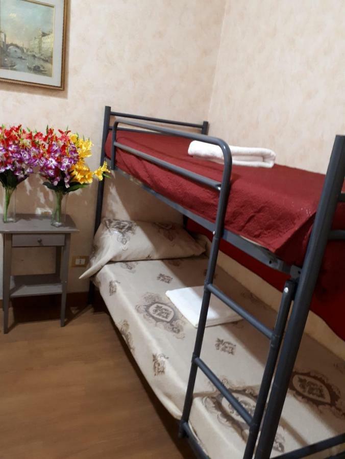 Botel Inn Rome Bagian luar foto
