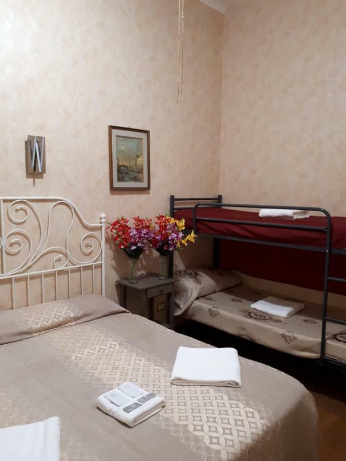 Botel Inn Rome Bagian luar foto