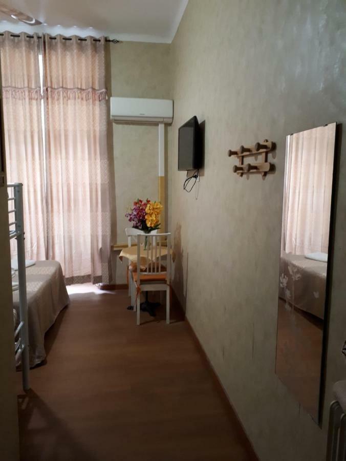 Botel Inn Rome Bagian luar foto
